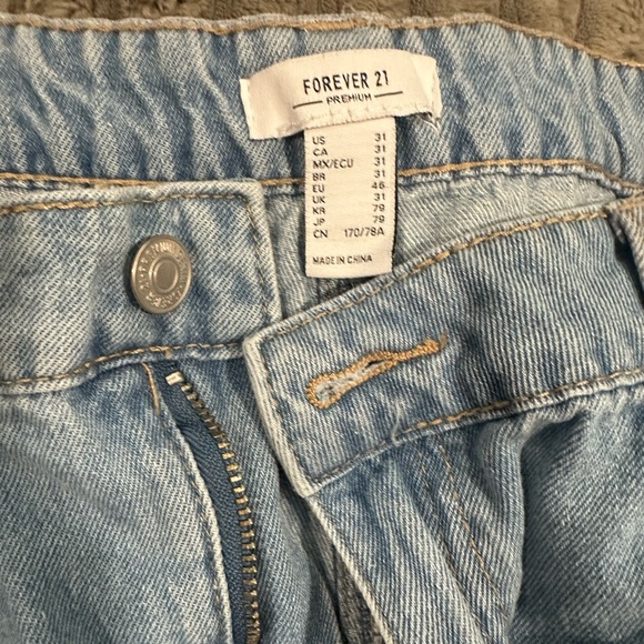 Forever 21 Wide Leg Double Pocket Cargo Jeans. Size 31 - Picture 7 of 9